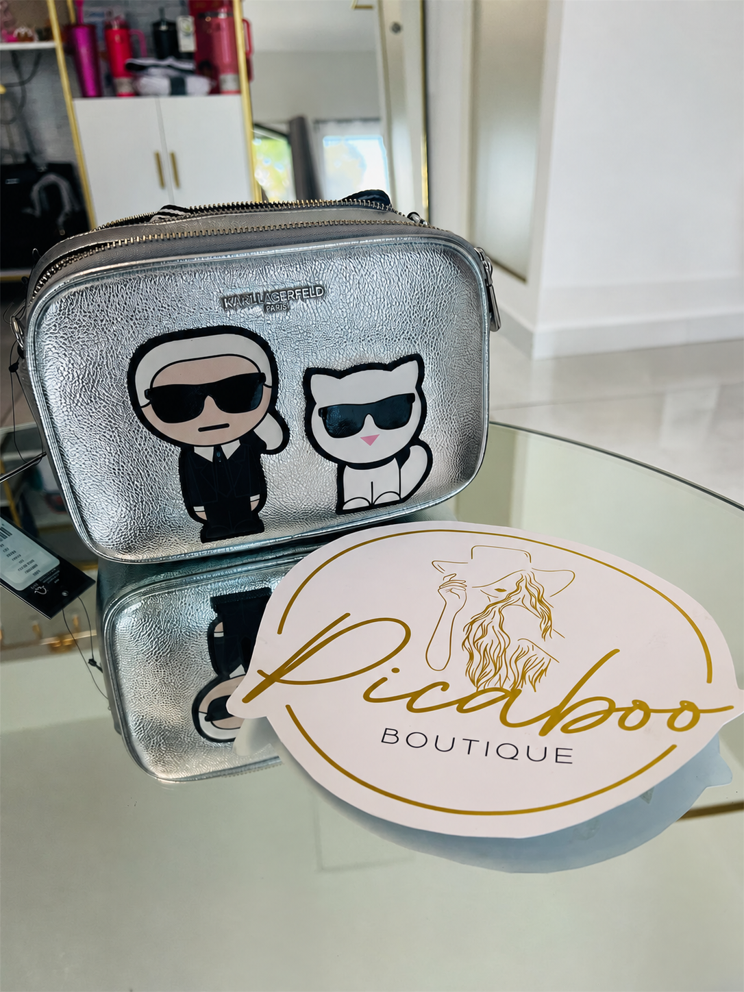 Bolsa Karl Lagerfeld plateada con Karl y Choupette