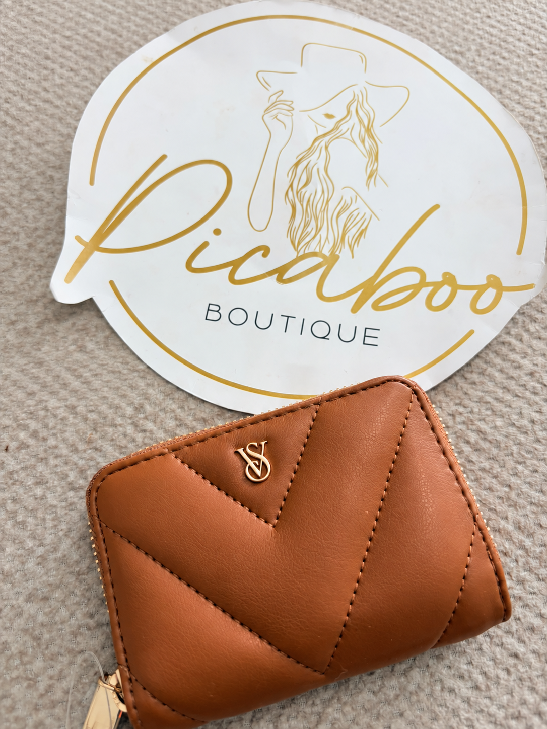Cartera Victoria’s Secret café acolchada con cierre