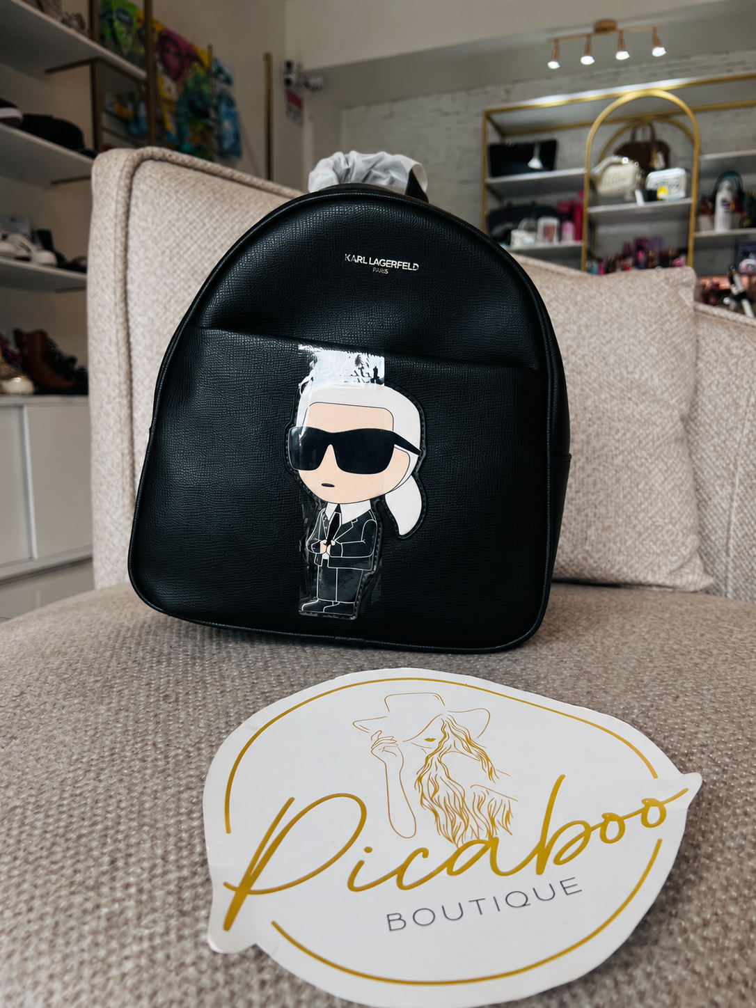 Mochila Karl Lagerfeld negra con Karl