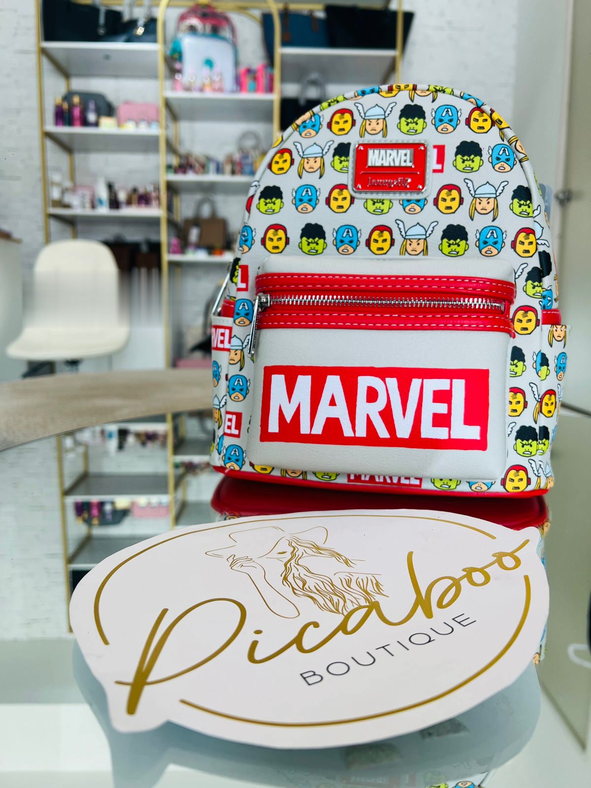 Mochila Loungefly Marvel con estampado de superhéroes