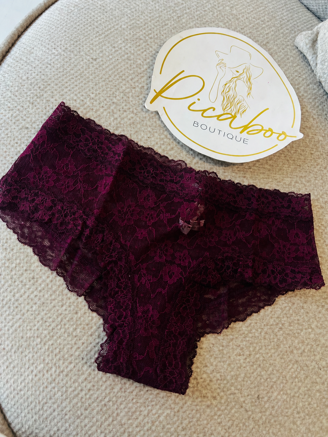 Panty de encaje floral color vino talla M