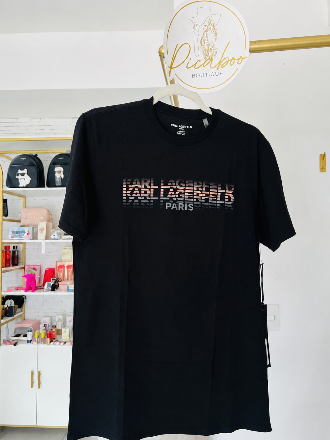 Playera Karl Lagerfeld negra con logo degradado talla S