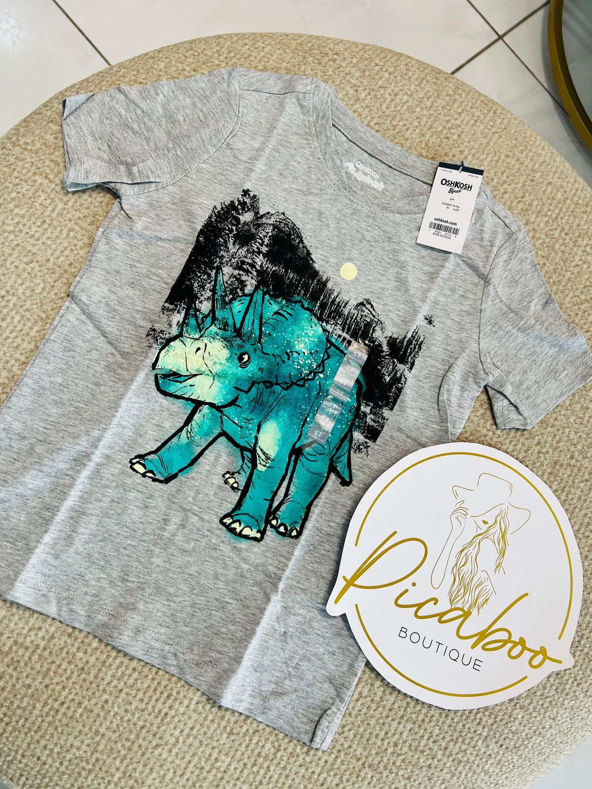 Playera OshKosh gris con dinosaurio para niño