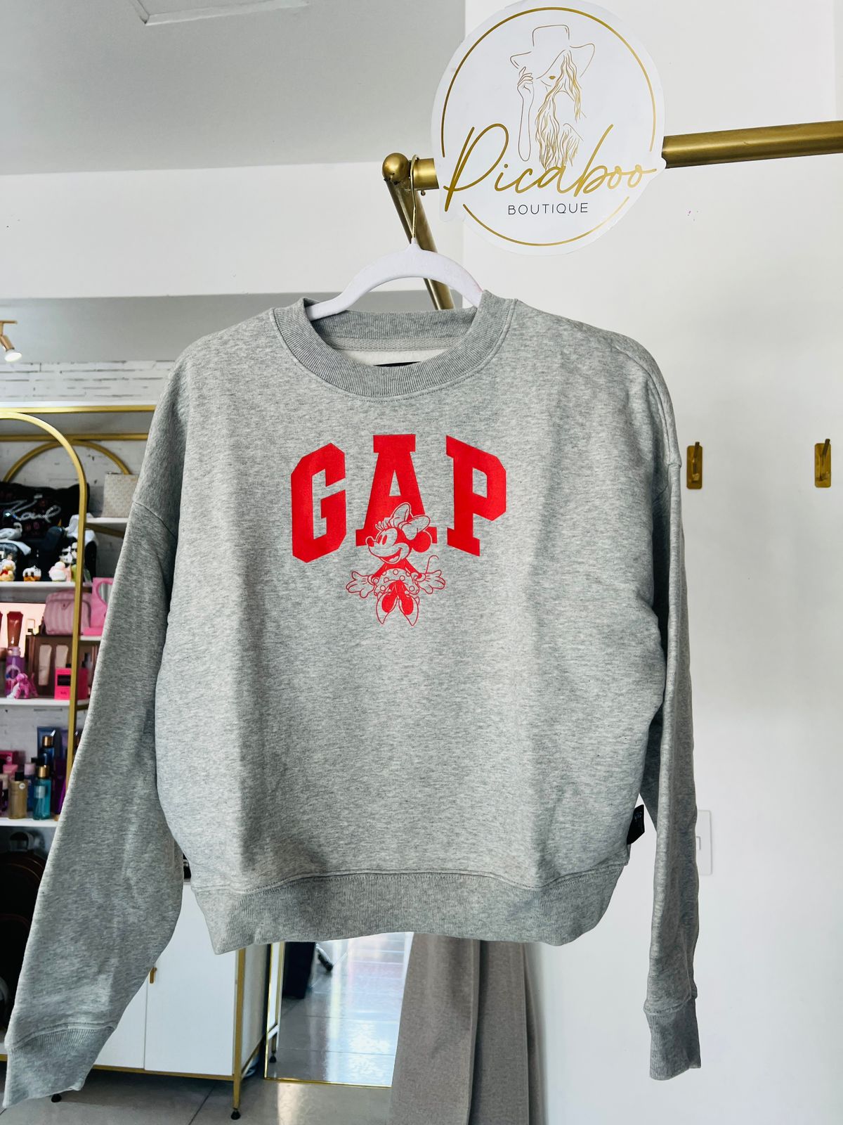 Sudadera GAP gris con Minnie y logotipo rojo