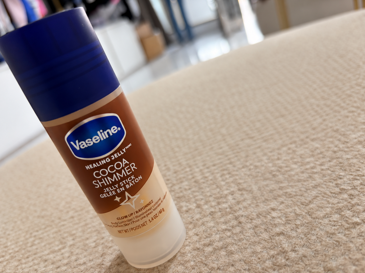 Vaseline Cocoa Shimmer — Bálsamo corporal en barra 40 g